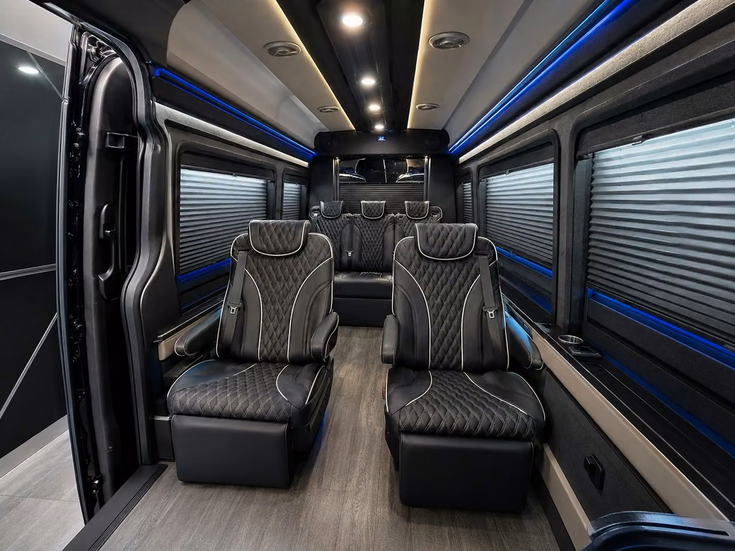 give your wedding guests a seamless riverton airport shuttle experience