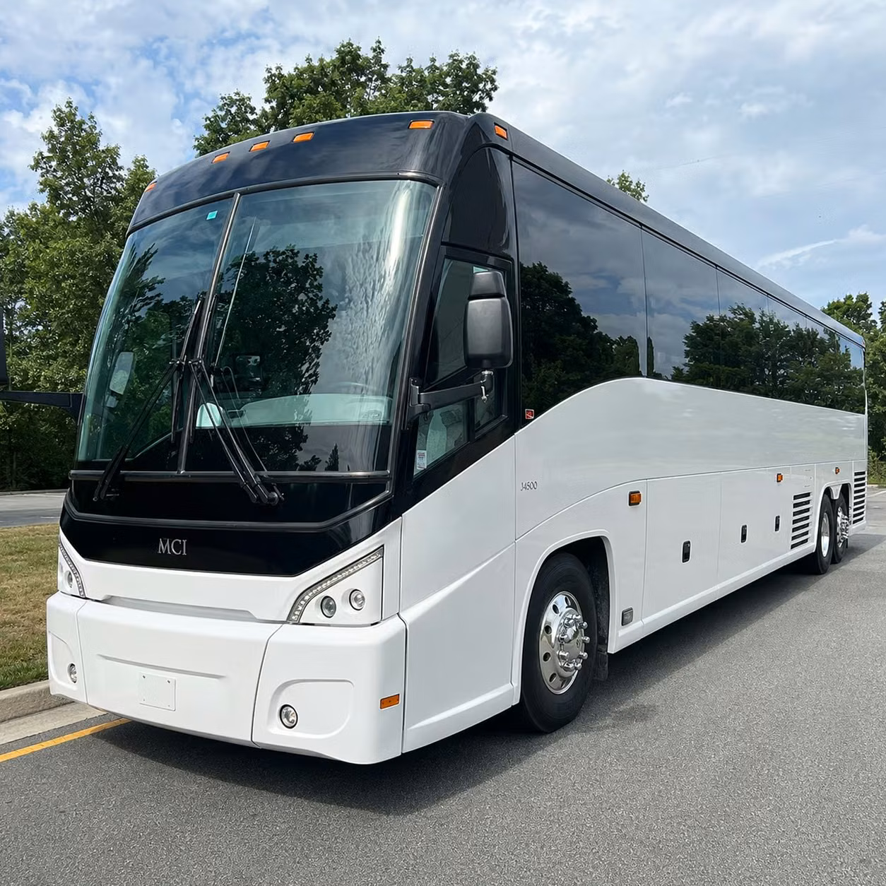 how the distance and duration of your trip affect charter bus rates in riverton