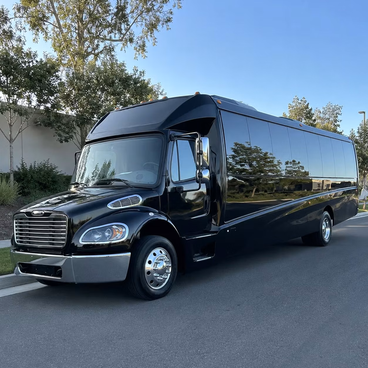 riverton 30 passenger minibus rental